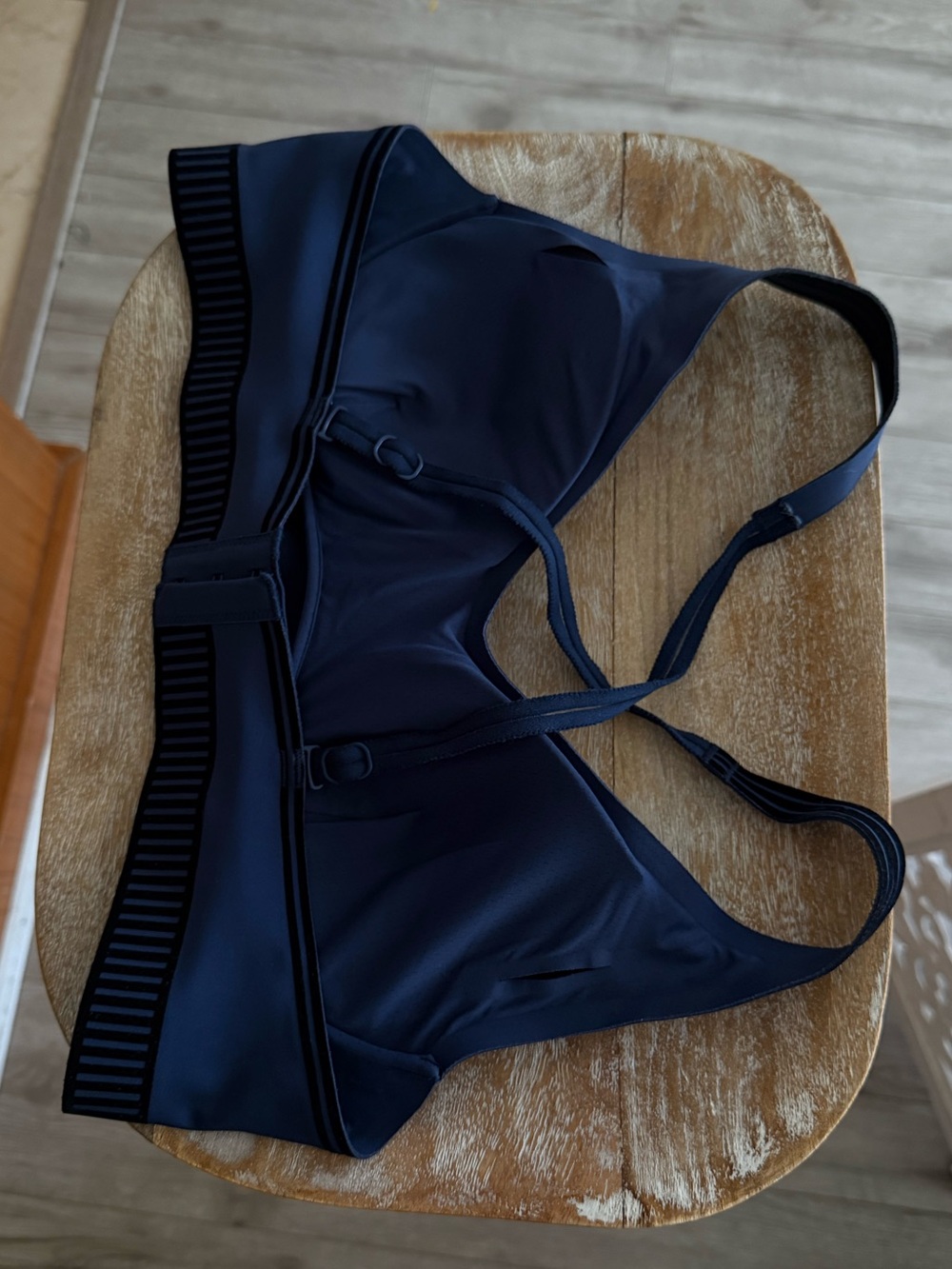 ALO Yoga Airlift Line Up Bra - Navy Large - Picture 6 of 6